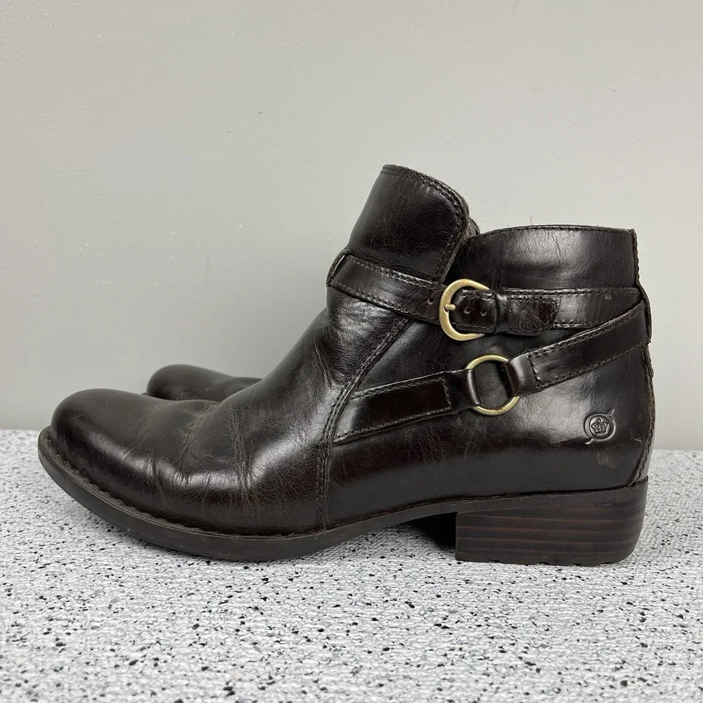 Born Shoes Baily Ankle‎ Boots Womens 10M Dark Brown Leather Buckle Accent